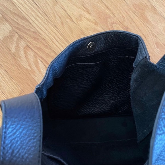 Michael Kors Black Shoulder Handbag - Picture 3 of 9